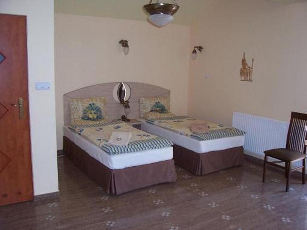 كيلتشي Hotel Faraon الغرفة الصورة