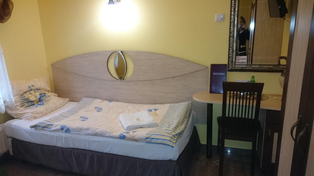 كيلتشي Hotel Faraon المظهر الخارجي الصورة